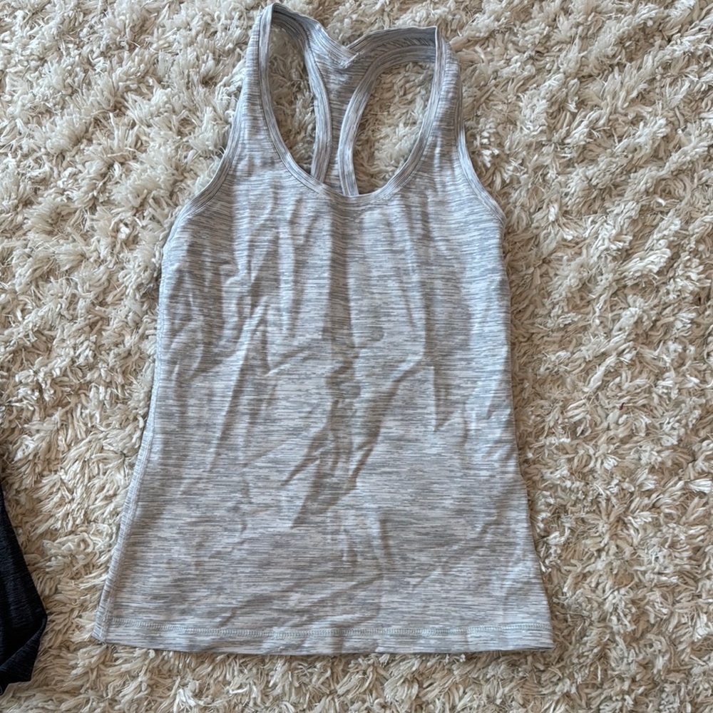 Lululemon Athletica Gray Fitted Sleeveless Tank Top